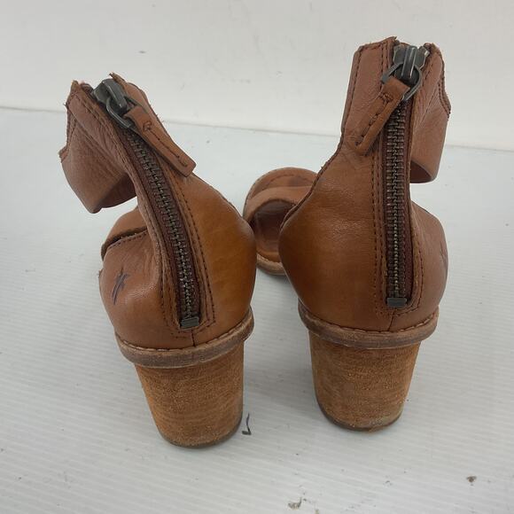FRYE Brielle Cognac Leather Heeled Ankle Strappy Sandals Women’s 6.5M Preowned - Picture 3 of 6